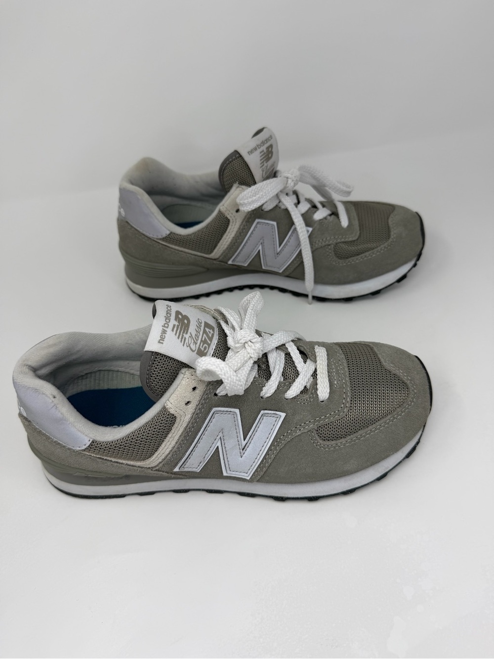 New Balance 574 Classic WL574EVG Grey White Women Size 8 Used - Picture 3 of 7